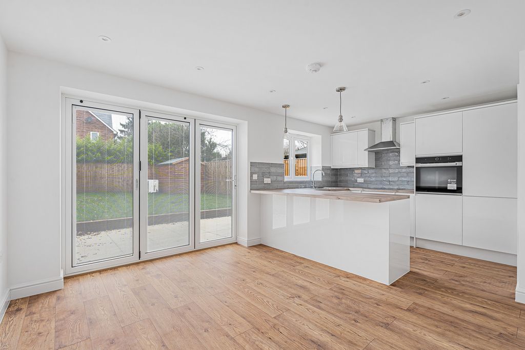 Property photo 2 of 22