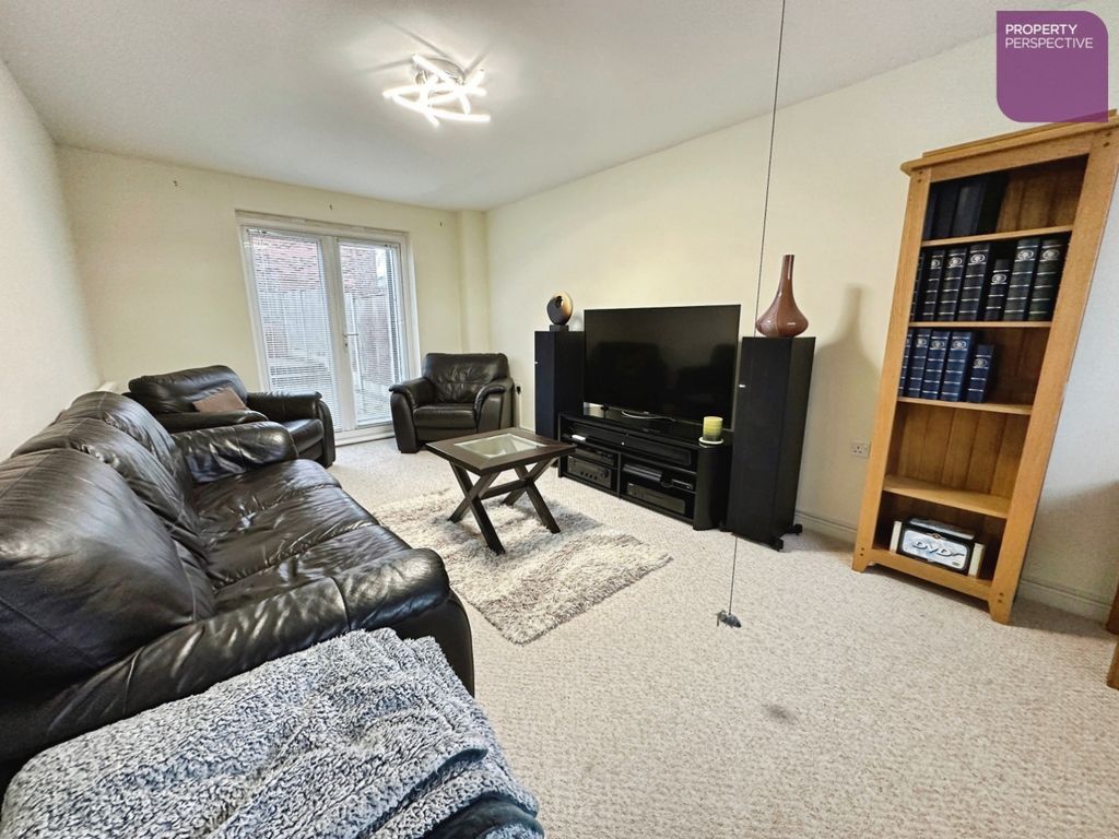 Property photo 2 of 13 Lounge