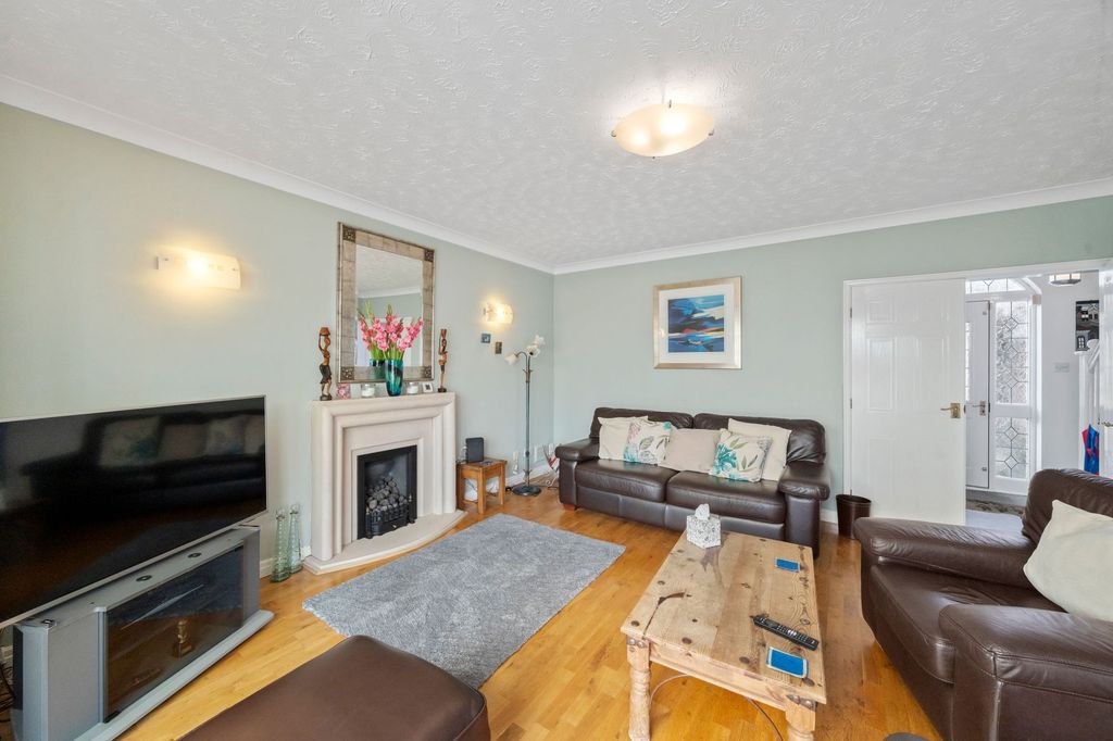 Property photo 2 of 26