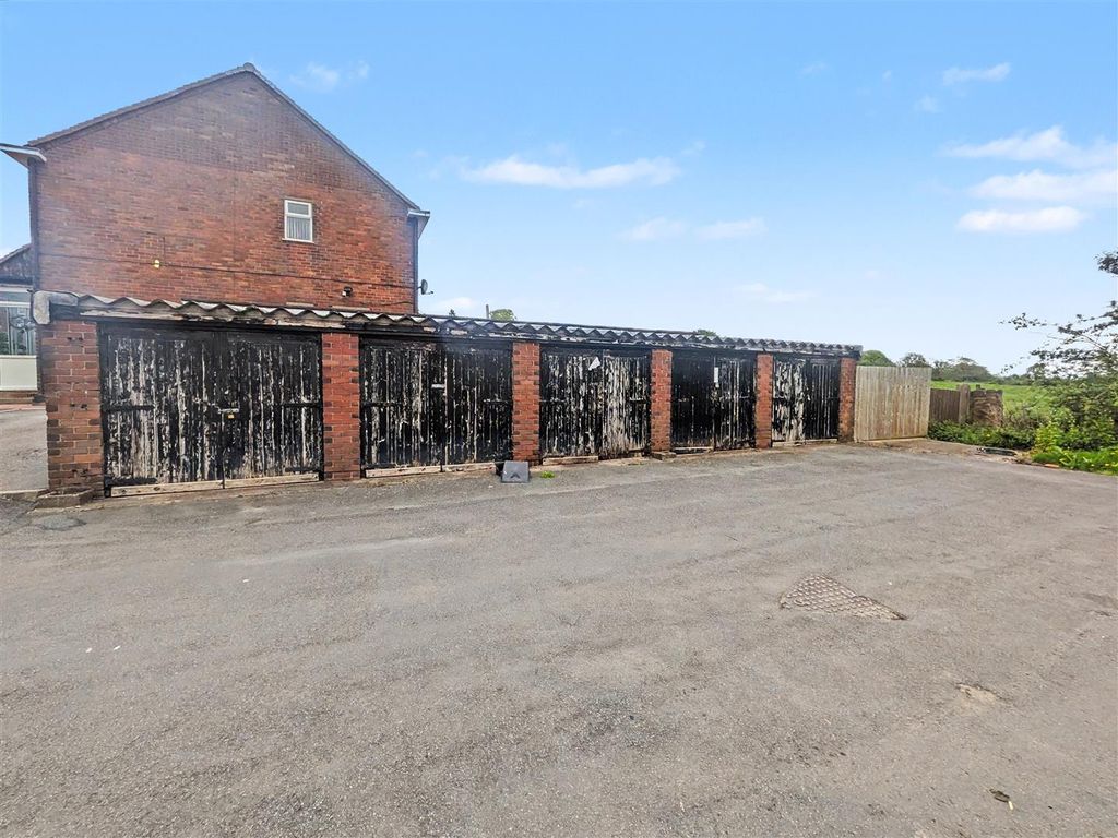 Property photo 3 of 10 1000015193.Jpeg