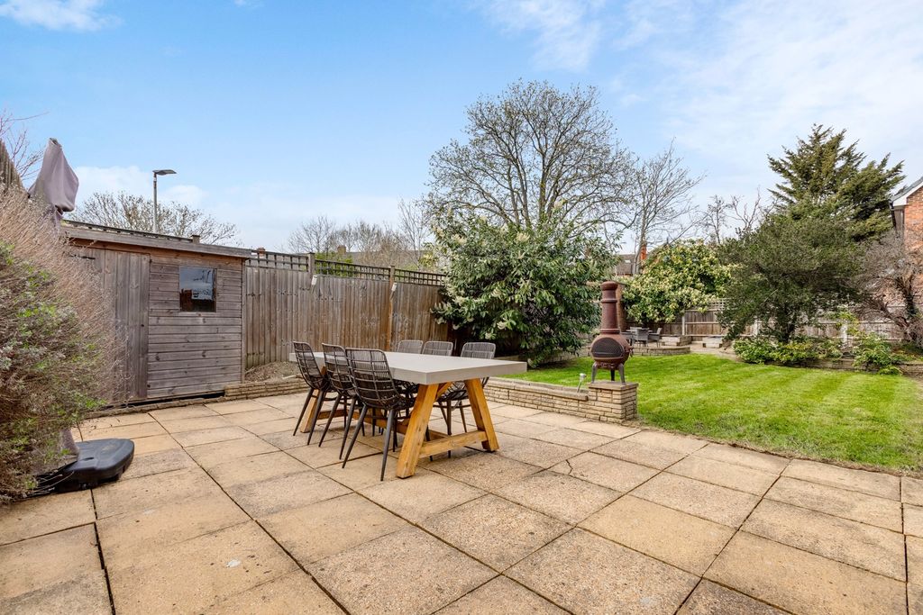 Property photo 3 of 10 Garden