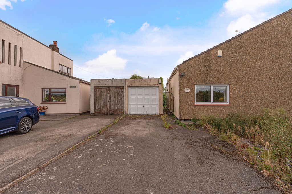 Property photo 3 of 38