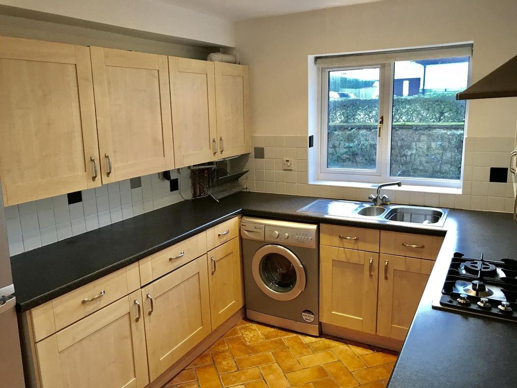 Property photo 2 of 11 Kitchen