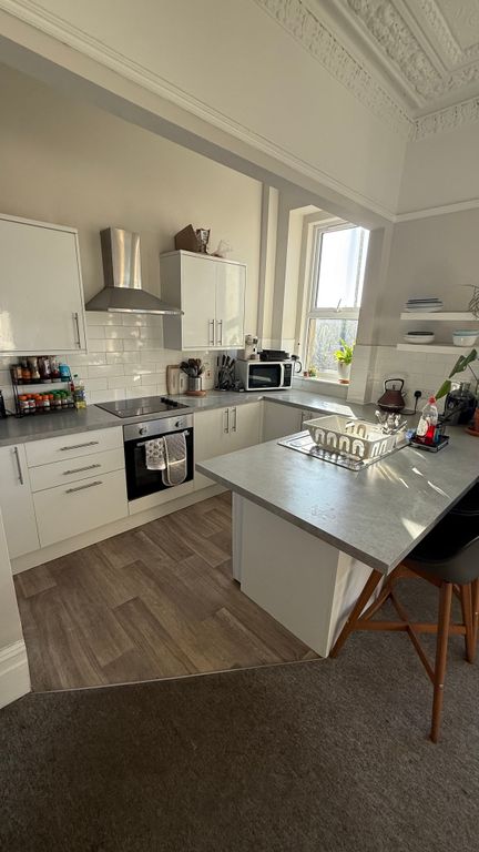 Property photo 2 of 9 Kitchen