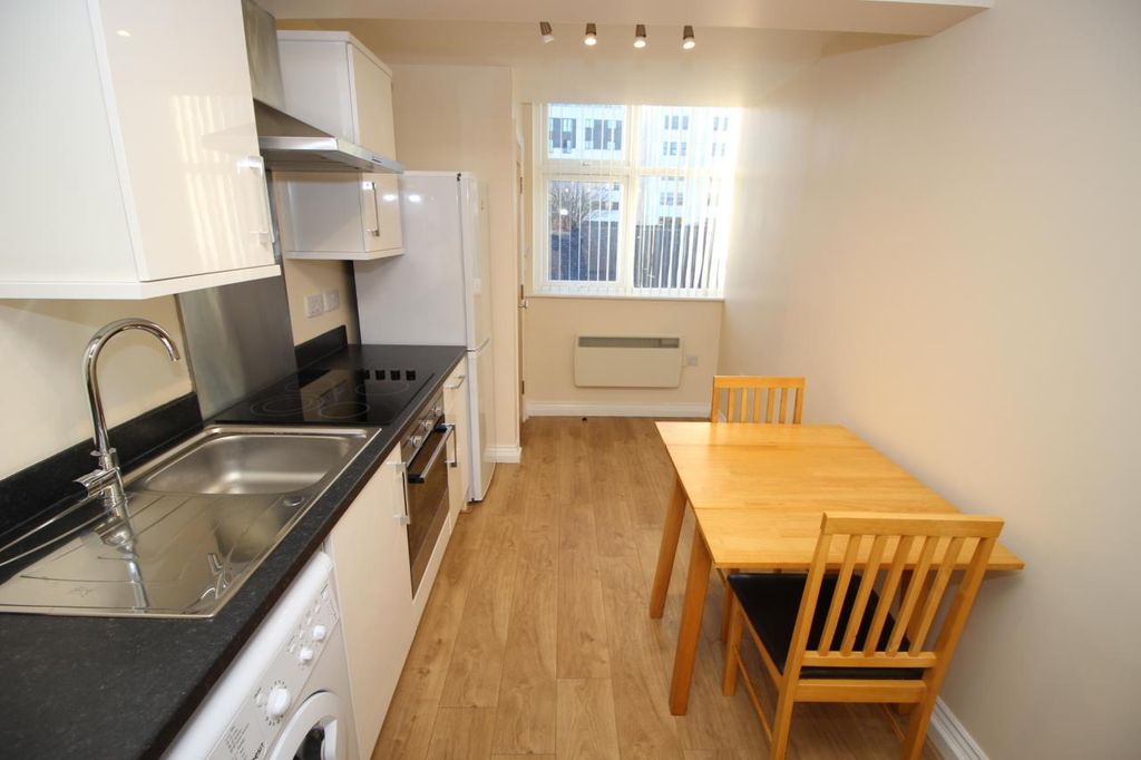Property photo 2 of 9