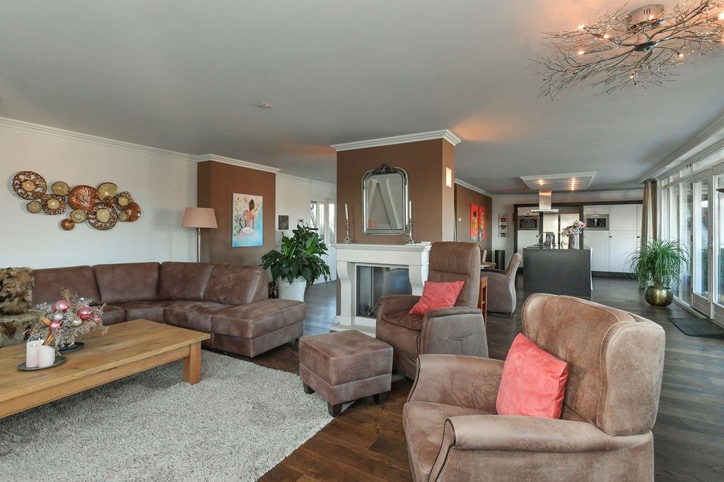 Property photo 3 of 45