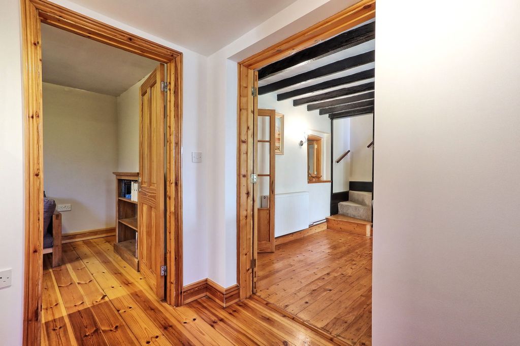 Property photo 3 of 34