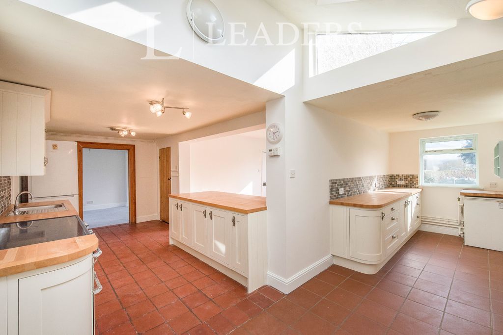 Property photo 2 of 13 3 Kitchen(1)