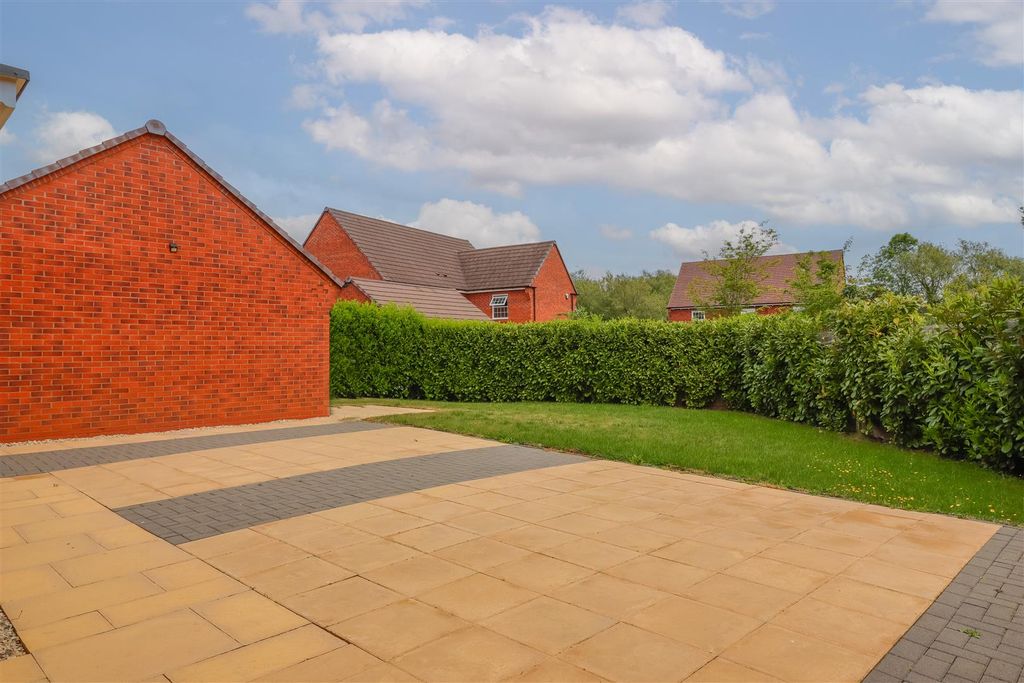 Property photo 3 of 37