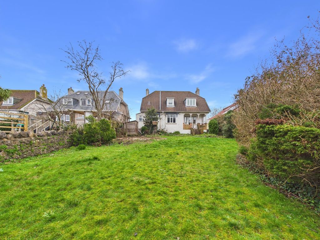 Property photo 2 of 29