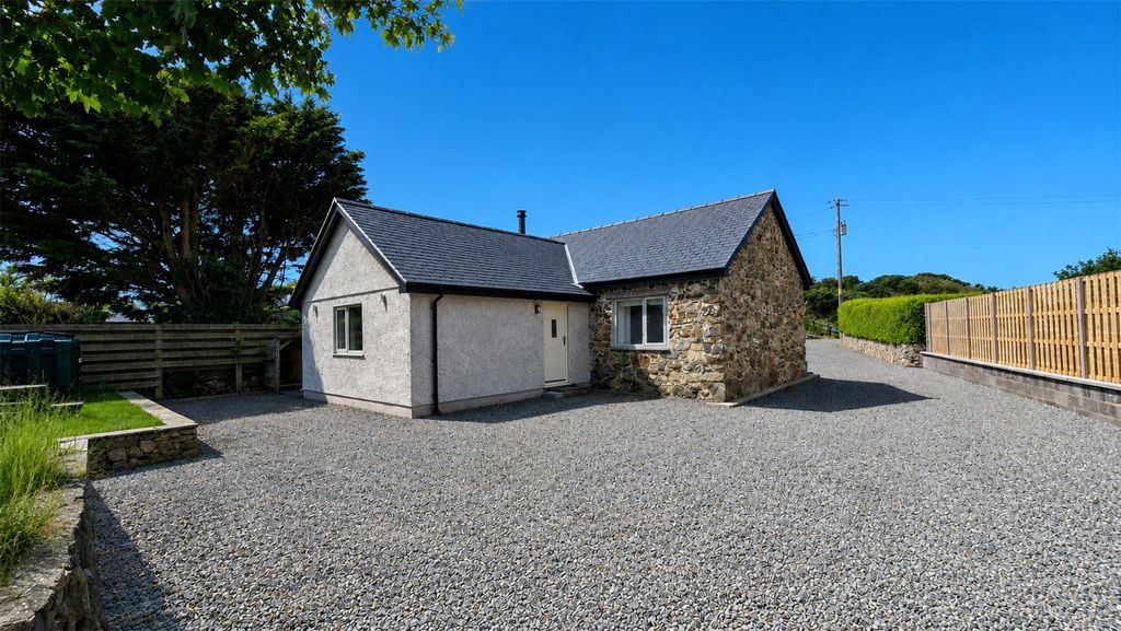 Property photo 3 of 17 Entrance