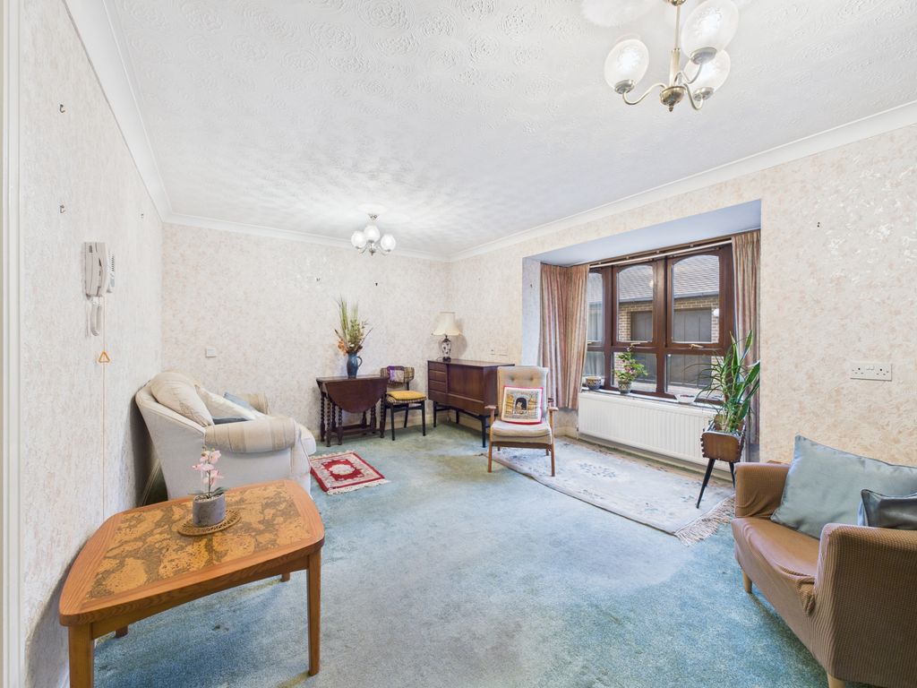 Property photo 3 of 10 Lounge