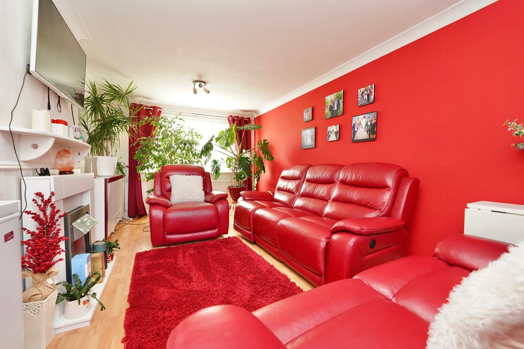 Property photo 2 of 12
