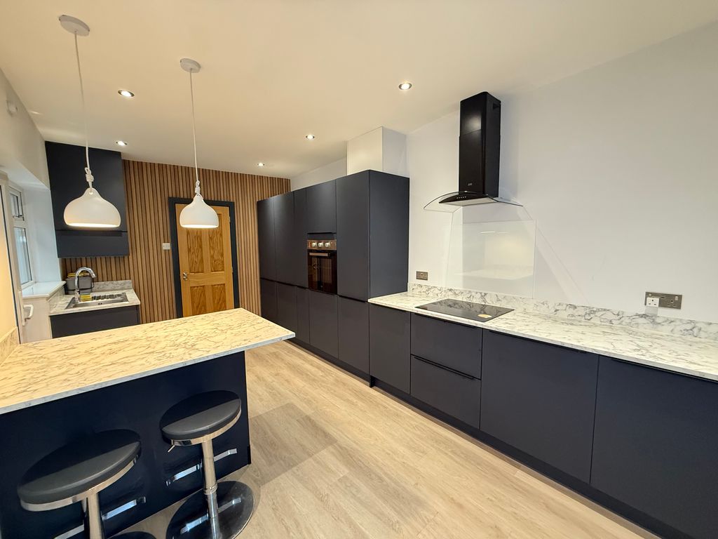 Property photo 1 of 14 Kitchen