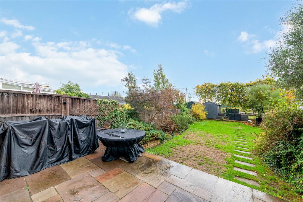 Property photo 3 of 14 Garden