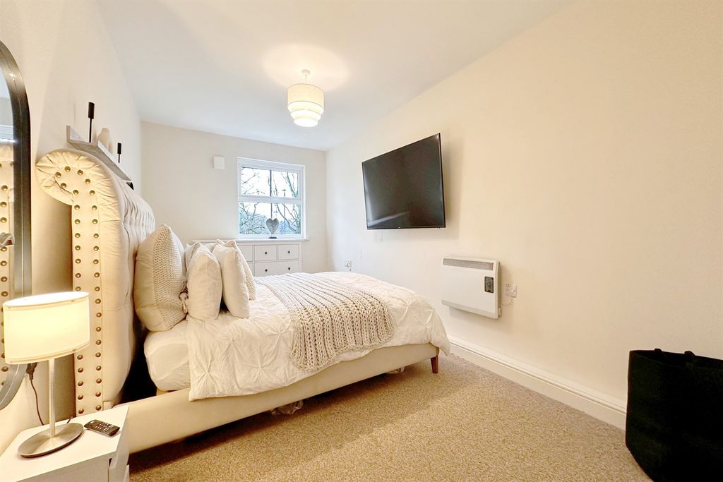 Property photo 2 of 11 Bedroom One