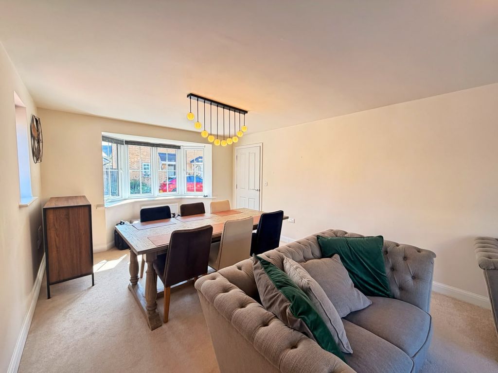 Property photo 2 of 40