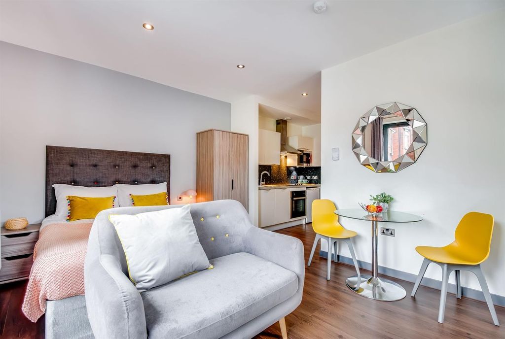 Property photo 1 of 6 Bright And Modern Studio With Stylish Furniture...