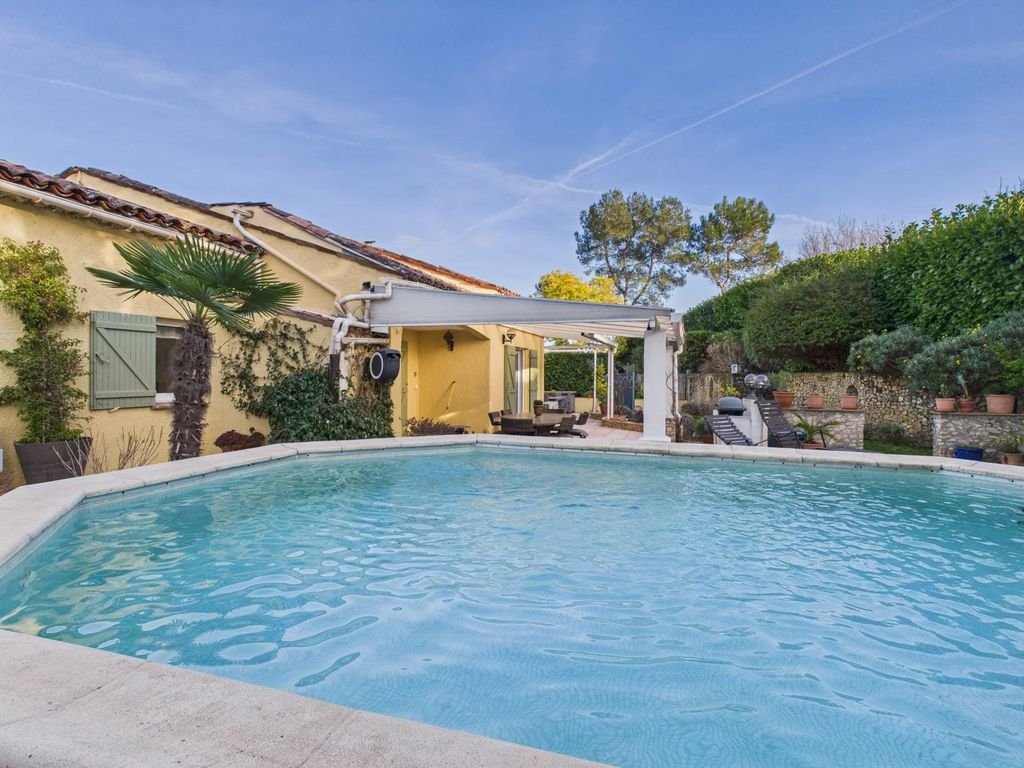 Property photo 1 of 42