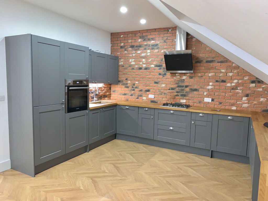 Property photo 2 of 8 Kitchen