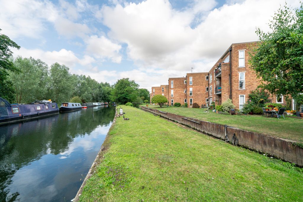 Property photo 1 of 12 31-River-Park-1015
