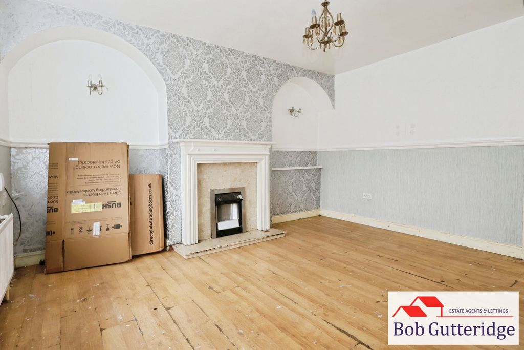 Property photo 2 of 12 Lounge