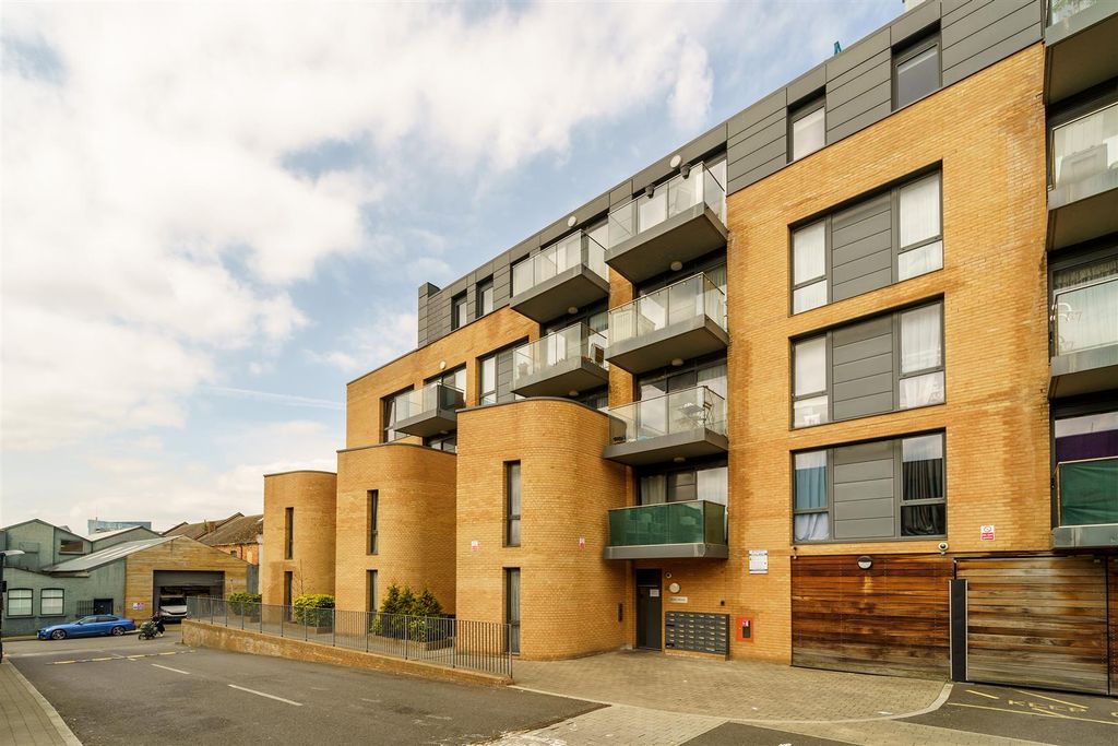 Property photo 1 of 12 Helliwell &amp; Co.Jpg