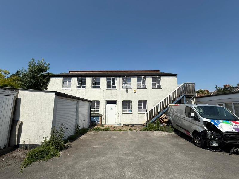 Property photo 1 of 5