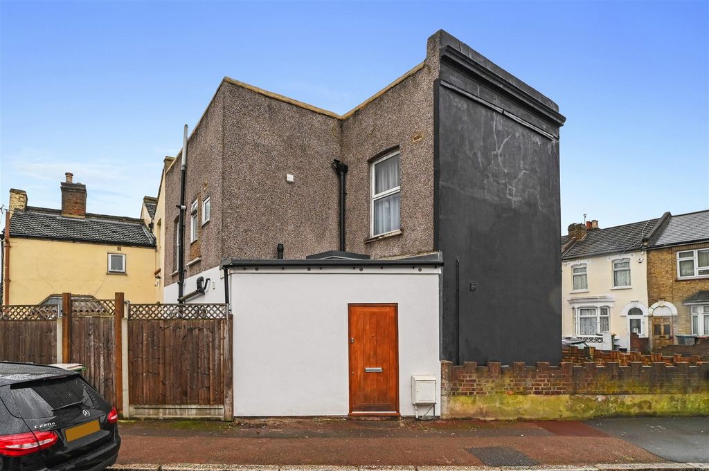 Property photo 1 of 22 Main