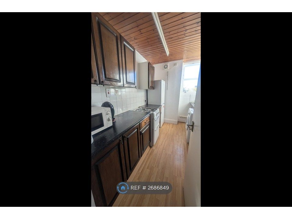 Property photo 1 of 6 Kitchen