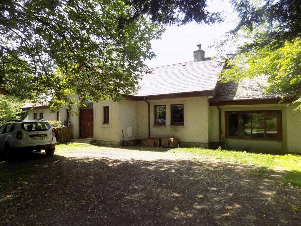 Property photo 2 of 27