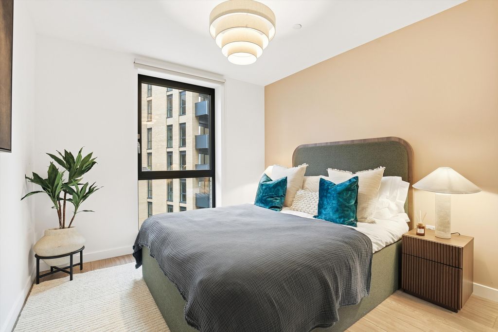 Property photo 2 of 24 Image