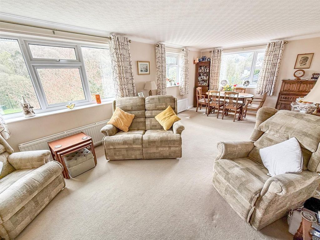 Property photo 3 of 22 Lounge/ Dining Room