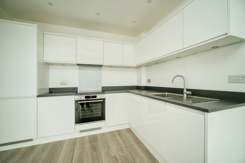 Property photo 2 of 12 Pbox-Img.Jpg