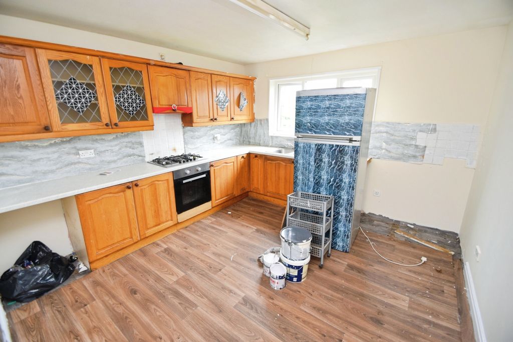Property photo 3 of 21