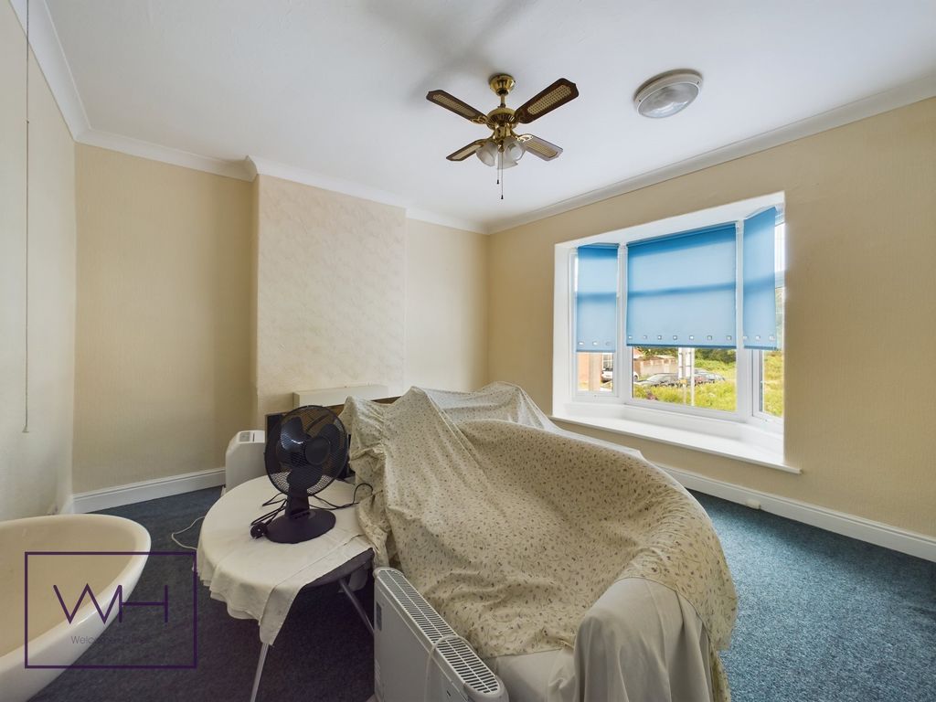 Property photo 3 of 11 Cam01340G0-Pr0087-Still032