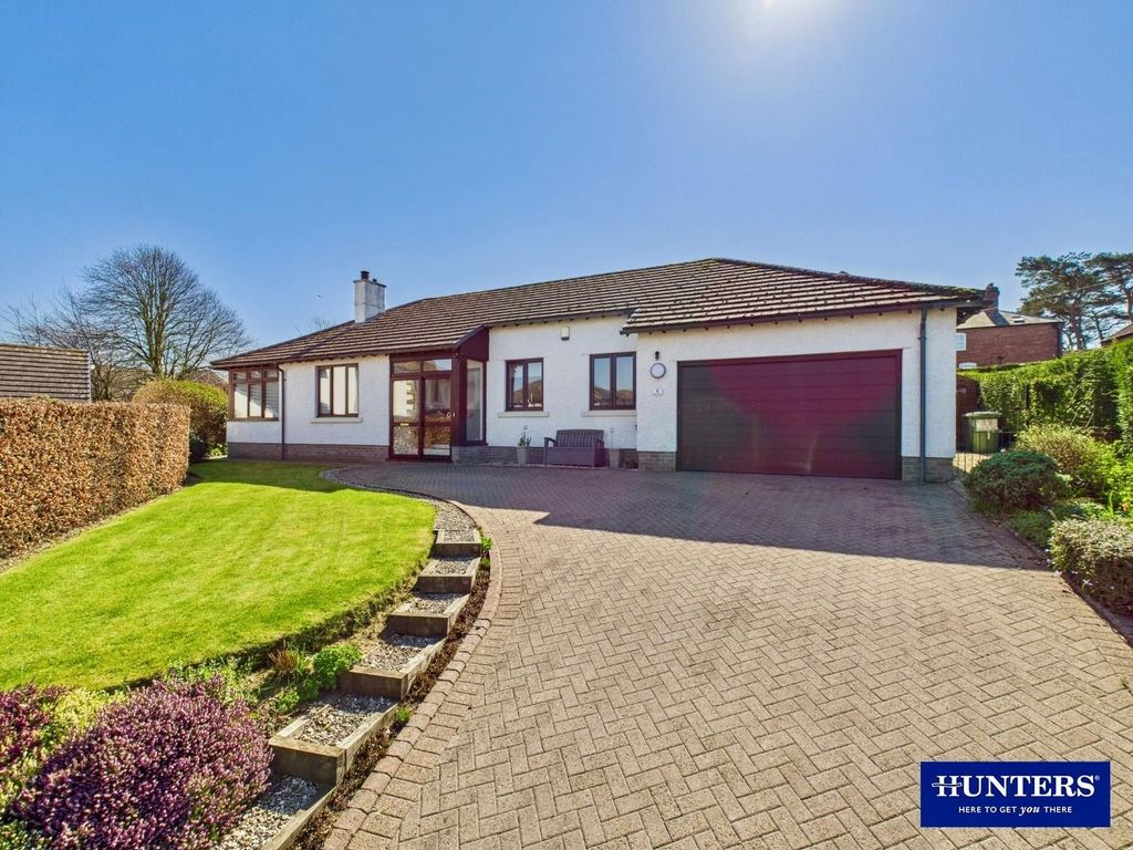 Property photo 1 of 32 Frontage