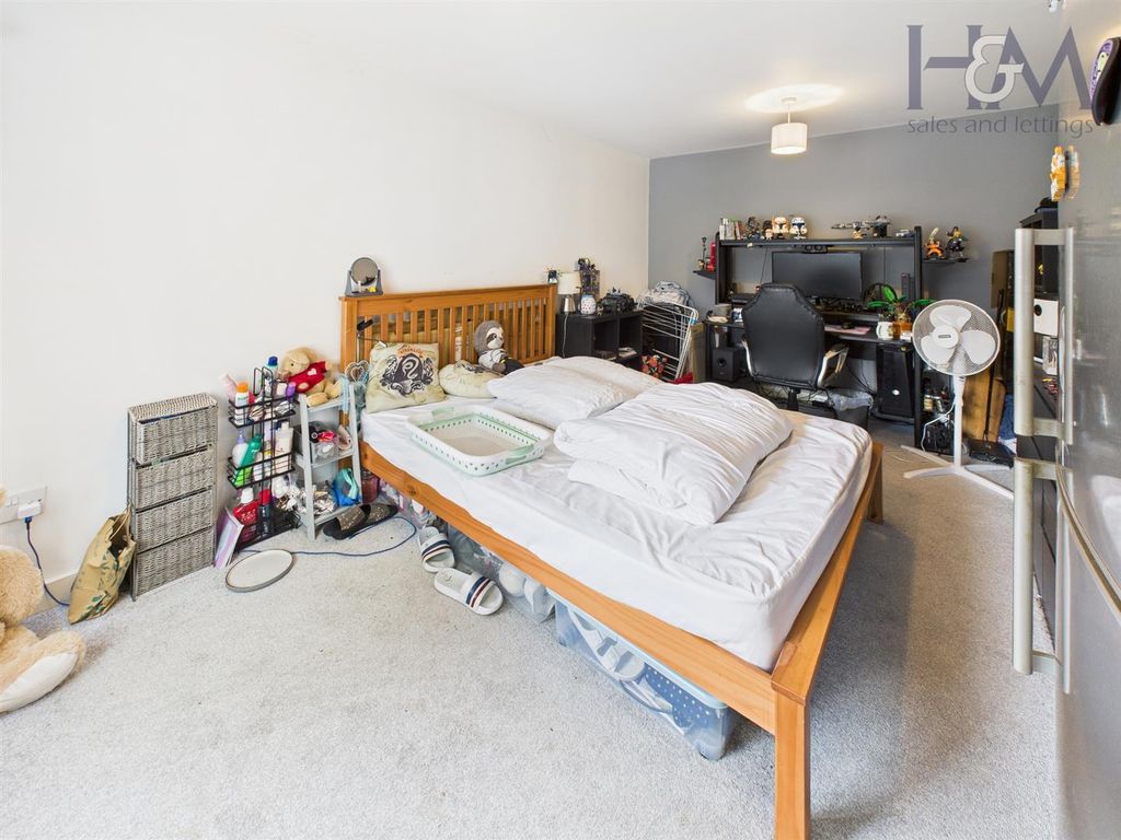 Property photo 2 of 6 Cam02804G0-Pr0376-Still001.Jpg