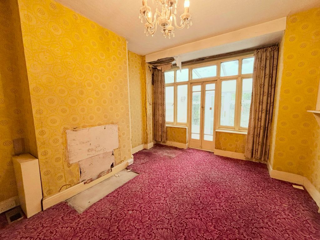 Property photo 3 of 11 Reception 2