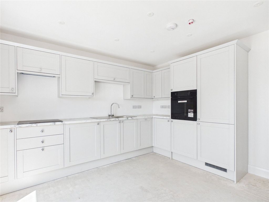 Property photo 3 of 15 Picture No. 30