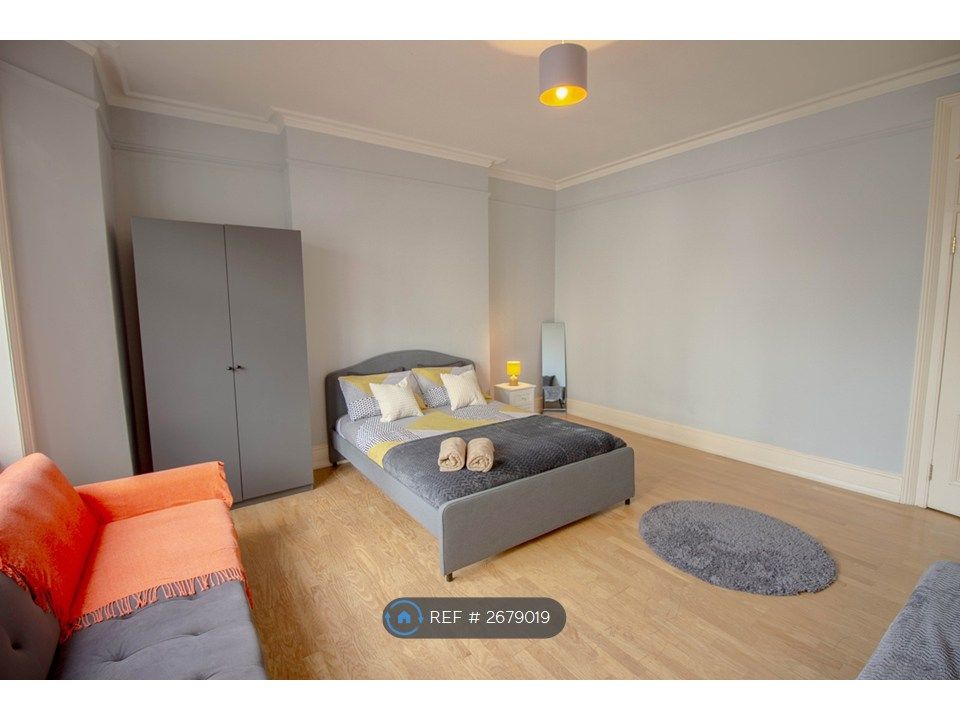 Property photo 2 of 19 Bedroom 1