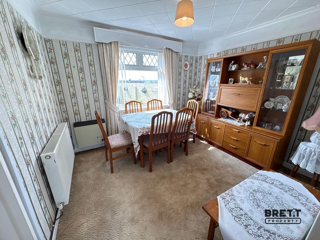 Property photo 3 of 12 Dining Room