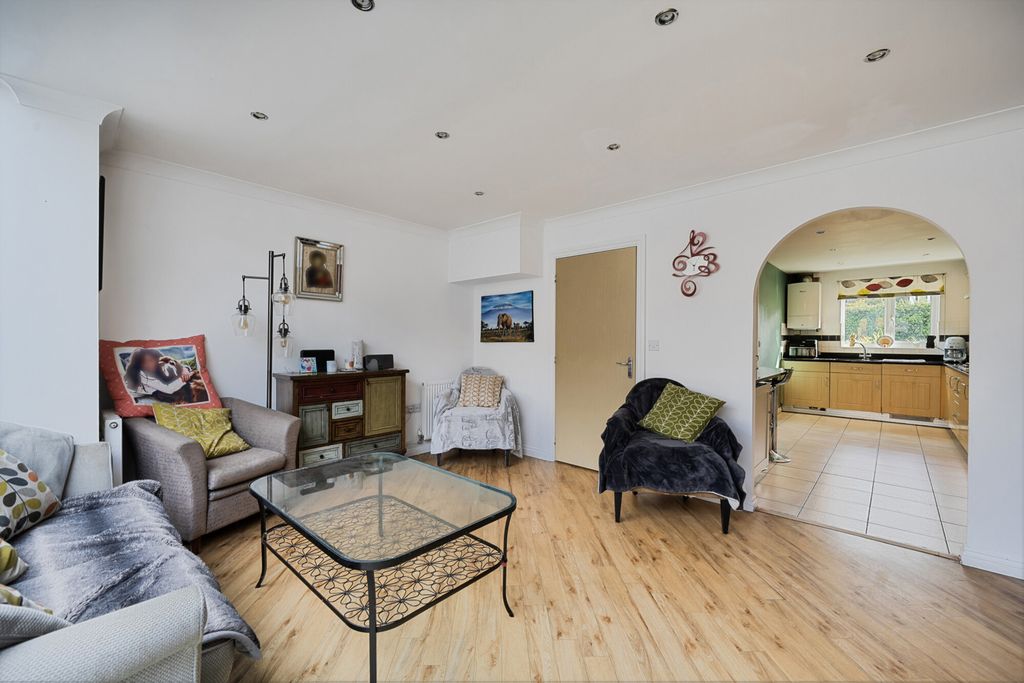Property photo 3 of 23 1356208-13-68c9Ba...