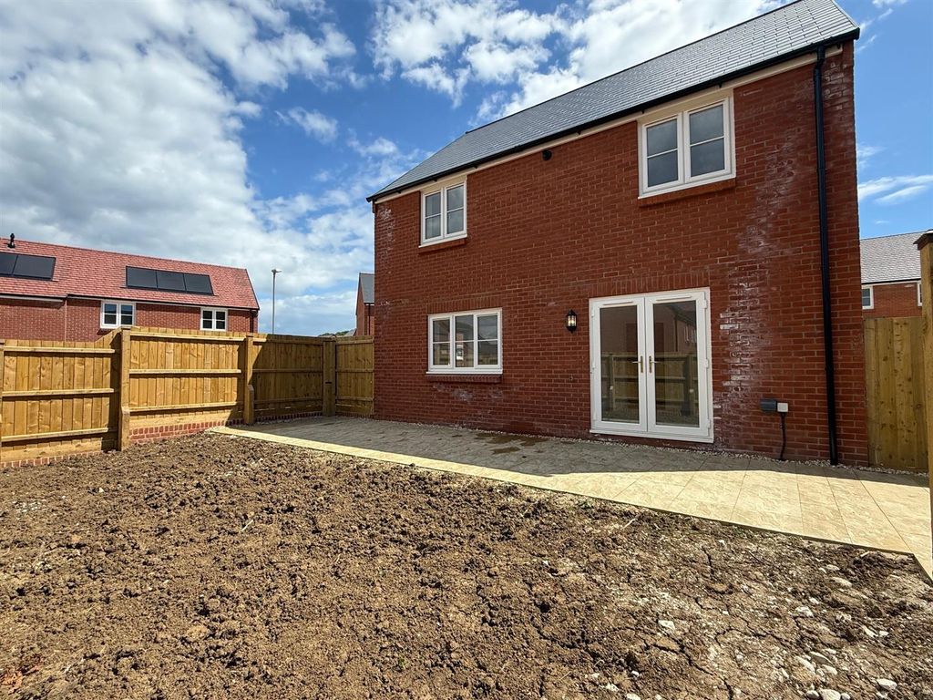 Property photo 2 of 15 Plot 302 Garden.Jpg