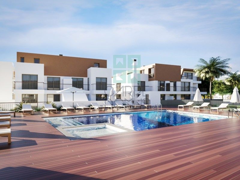 Property photo 2 of 32