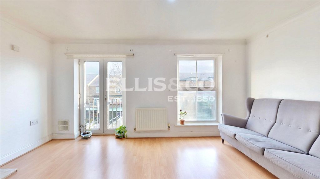 Property photo 3 of 17 Picture No. 10