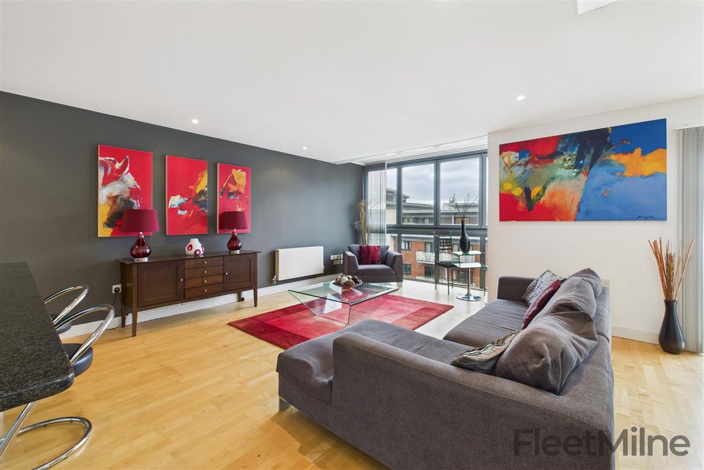 Property photo 3 of 26 Living/Dining Area