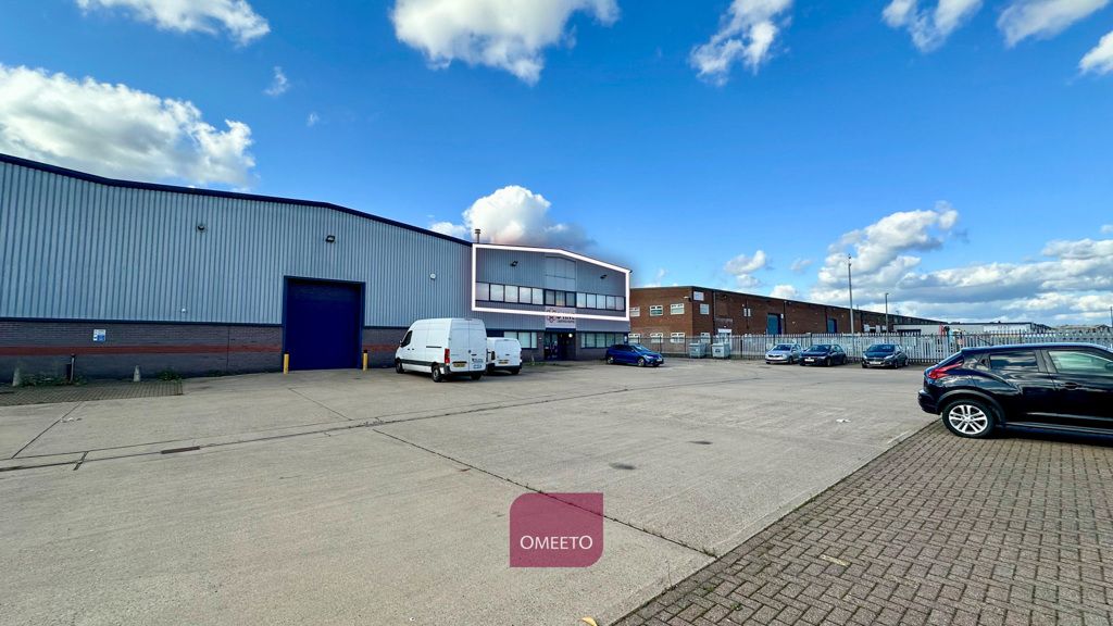 Property photo 2 of 12 Office To Let