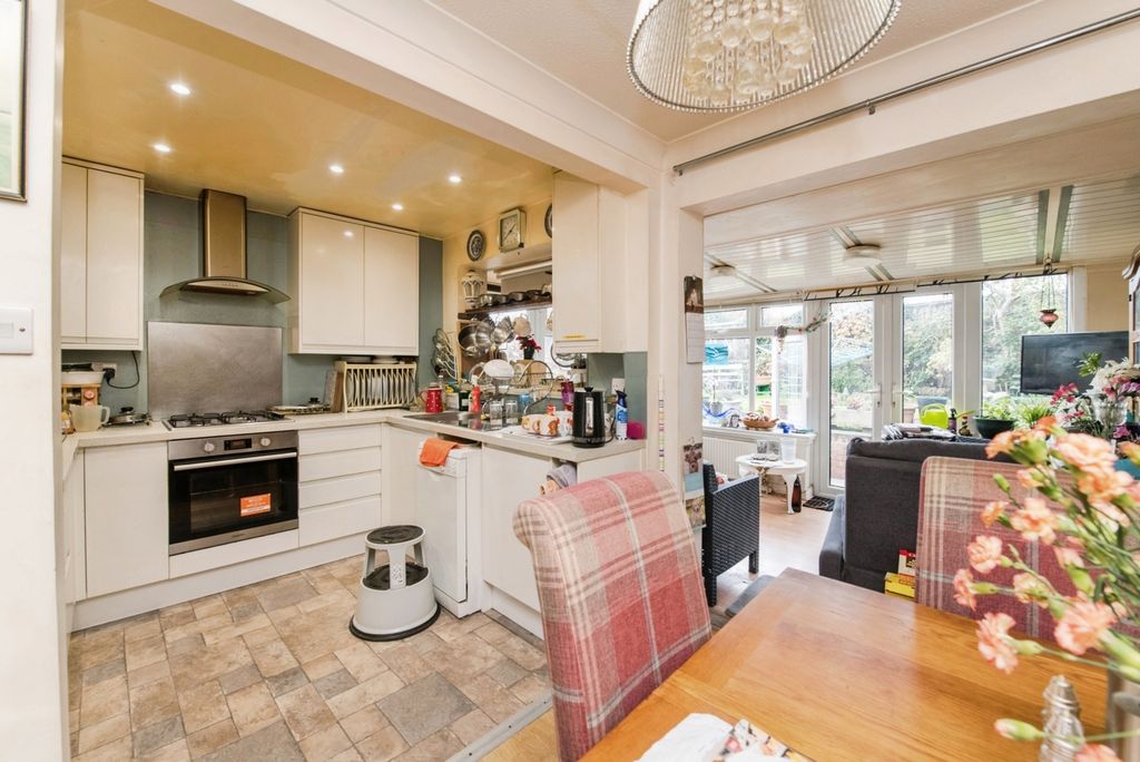 Property photo 3 of 16 Photo