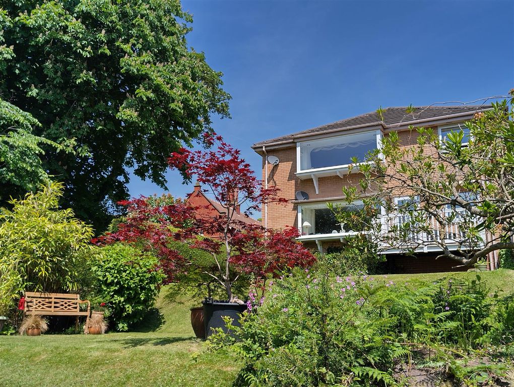 Property photo 2 of 21